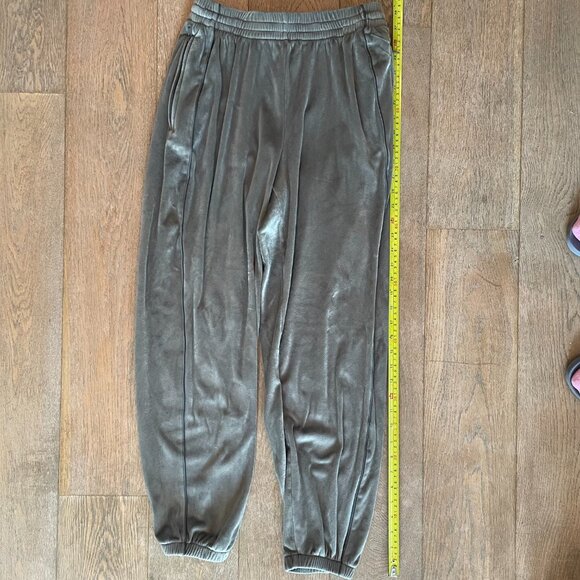 Skims Velour Tank Top & Jogger Set | Size Tank: Small Joggers: Small | Gray - Picture 2 of 10